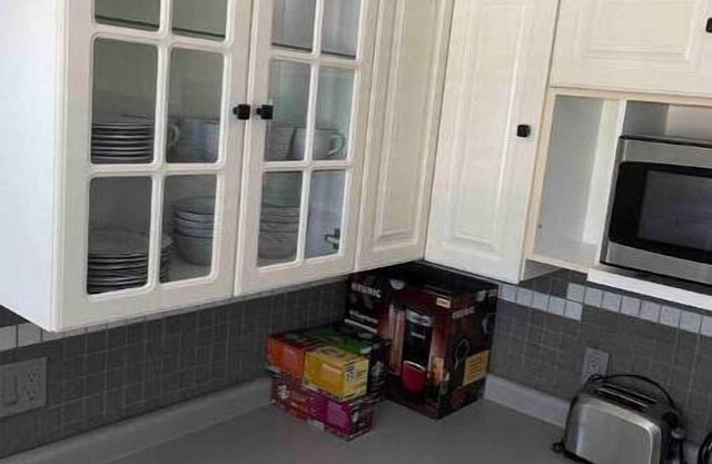 Fully Furnished Upper Suite in quiet Southmont.
