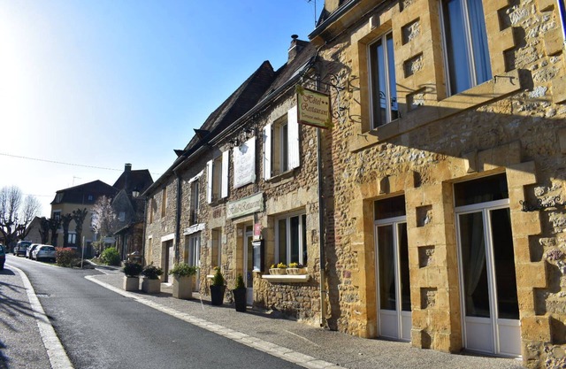 Fully renovated village apartment close to local sights