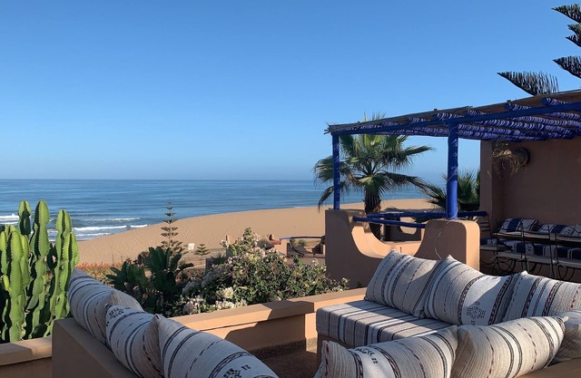 Fully Renovated Beach Front Detached Villa Breathtaking Ocean View!