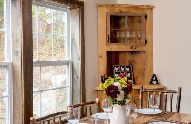 Fully Restored Barn ! The Alexander Ski Barn