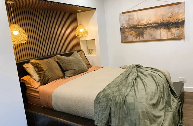 Fully Self-contained Spacious Granny Flat/Pool House at Rear of Owner's Home.