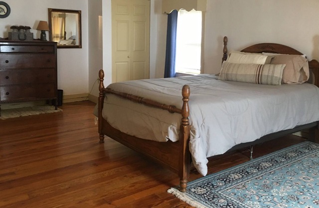 Fully stocked, 2BR Apartment with off street parking, washer and Dryer,