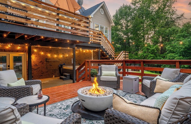 *Fun for All *LUX Hot Tub *Fire Pit *Games Galore