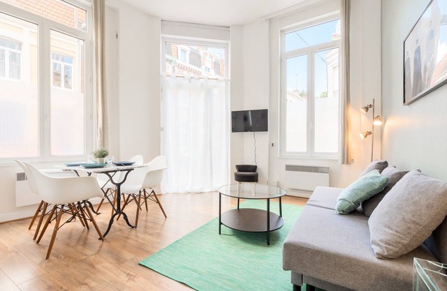Functional flat close to the station