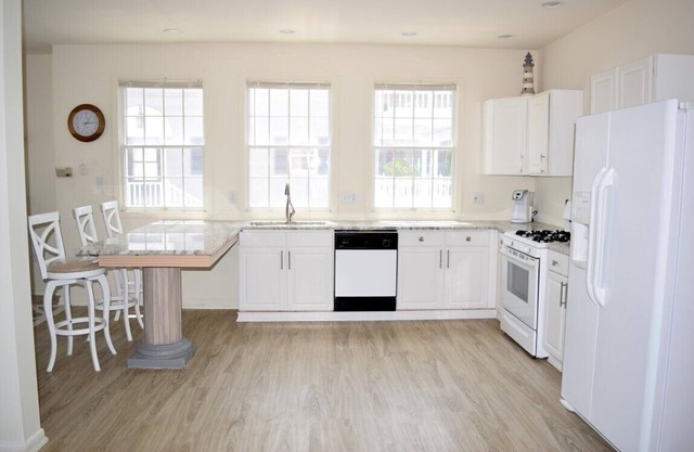 Furbaby Friendly! Beach House!