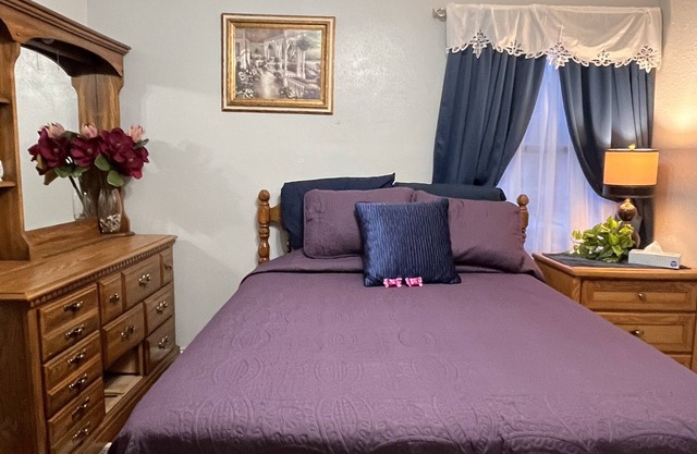Furnished 1-Bed 1-Bath entire Apt in House - Private Entrance includes utilities