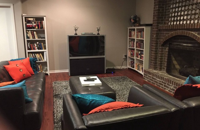 Furnished Apartment In Quiet Tree-Filled Lenexa Neighborhood