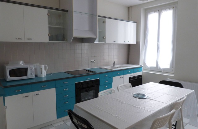 Furnished house for 4 to 6 people