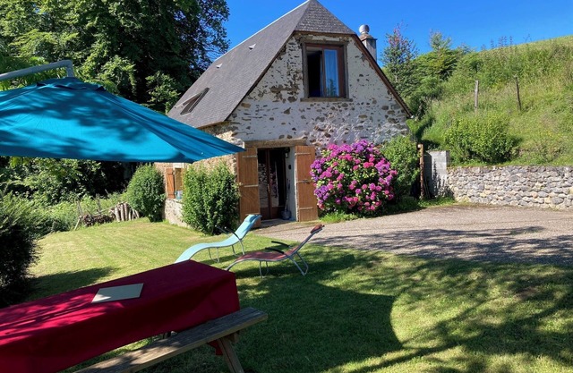 Furnished sheepfold in the Pyrenean Piemont, between De Bigorre and Lourdes