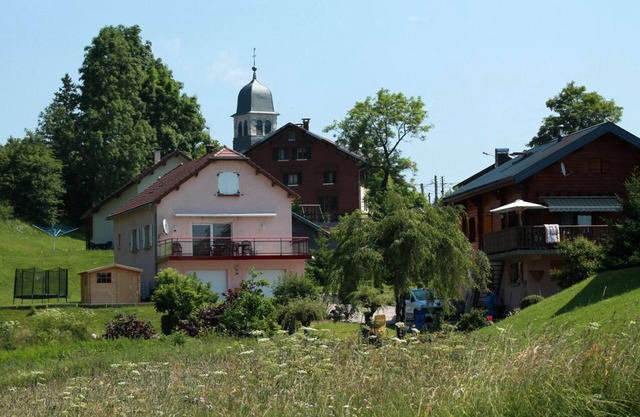 Furnished, single-storey gite in the heart of the village Completely refurbished in March 2025