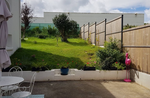 Furnished T3 vacation apartment * in St Evarzec - South Finistère Brittany.