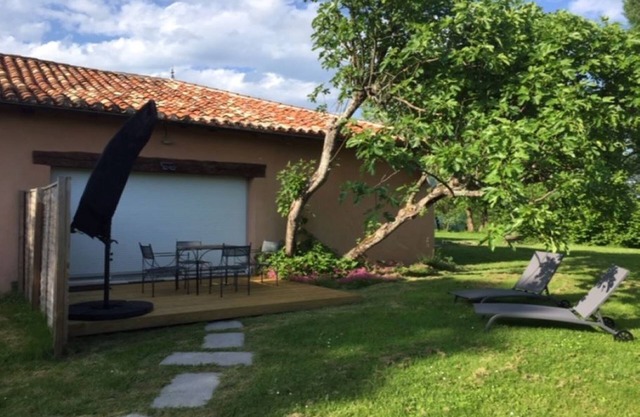 Gîte à la capagne with tennis court and swimming pool 7 kms from PERIGUEUX