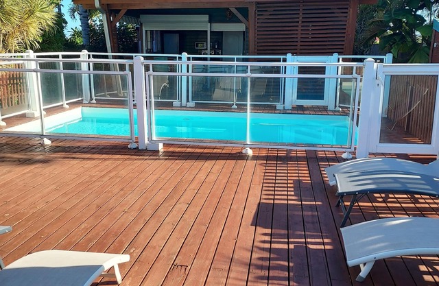 Gîte Atypique 8 per. Private pool - 2-star sea view