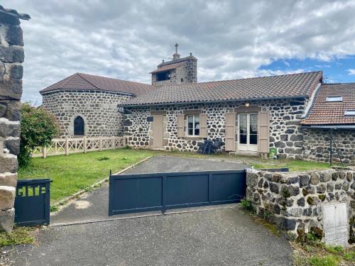 Gîte Charmant à Alleyrac: Randonnées, Nature et Confort Moderne - FR-1-582-66