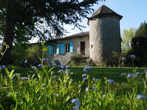 Gîte charmant avec cheminée et jardin à Marlhes, proche commodités et sentiers de randonnée - FR-1-496-55