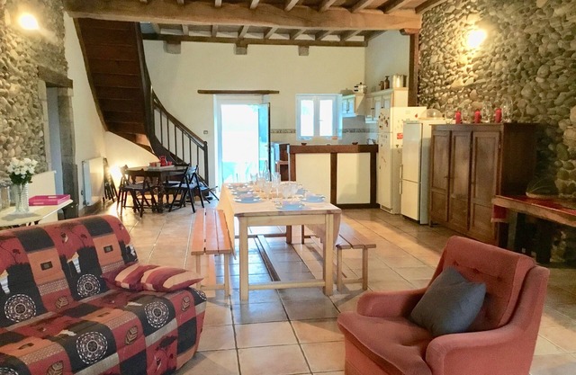 Gîte de Charme Grande Capacité Dans un Écrin de Verdure