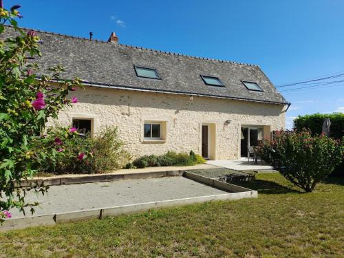 Gîte de charme rénové avec jardin clos, baignoire balnéo et proche d'Angers - FR-1-622-27