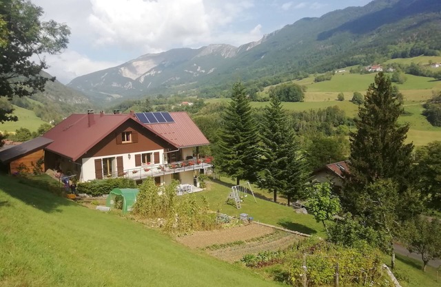 Gîte de La Poivrière - Location Meublée Dans les Monts Jura