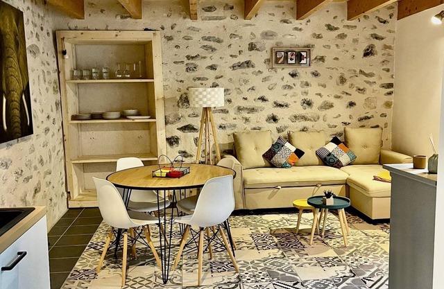 Gîte de Standing 2/4p au Coeur du Village Classé D'alba LA Romaine