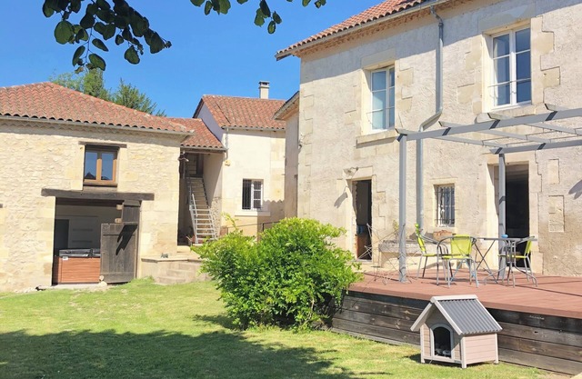 Gîte des Heures Douces, Avec Piscine et Jardin, Proche des Sites Touristiques