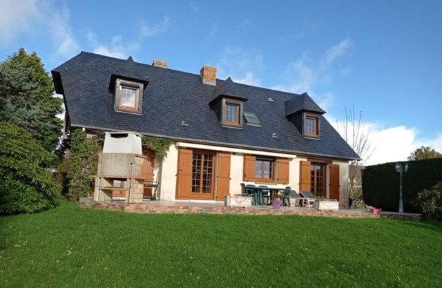 Gîte in Octeville - sur- Mer, sleeps 8, between Le Havre and Etretat, 3 bedrooms.