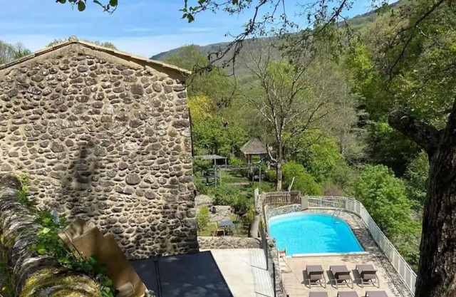 Gîte la Cascade en Bord de Rivière Avec Cascade - Domaine au Chti Ardéchois