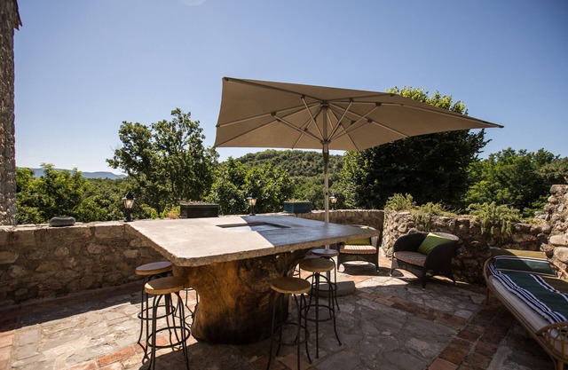 Gîte Lagon, shaded terrace I sleeps 4 I Domaine le C4