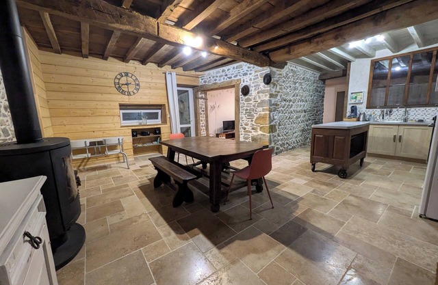 Gîte Les pierres qui parlent - Complete accommodation in a renovated farmhouse *