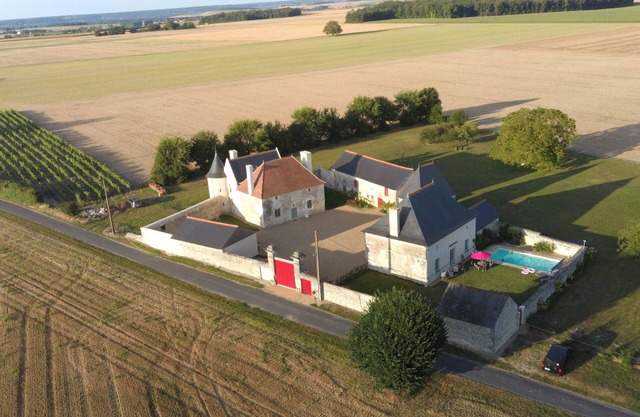 Gîte Les Treilles, au Cœur des Châteaux de la Loire Piscine Privée