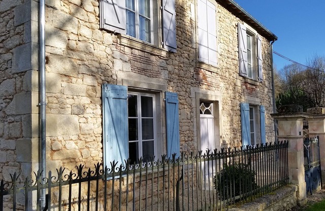 Gîte Maison de Maître 10 people pool and river