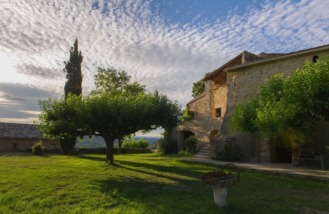 Gîte Pélisse, charming gîte for 4 people in a large wine estate