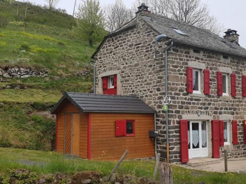 Gîte paisible et chaleureux avec grande terrasse - activités nature et patrimoine à proximité - FR-1-582-143