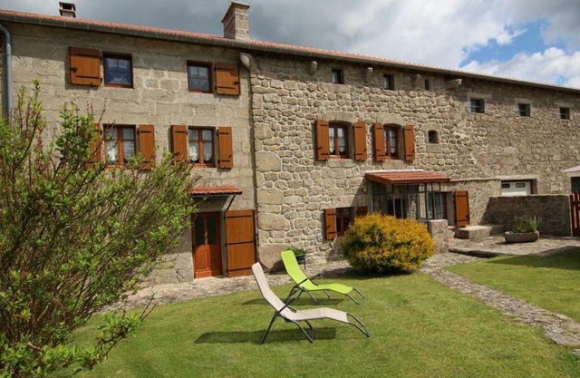 Gîte spacieux et rénové avec équipements modernes, terrasse et vaste jardin près de Gévaudan et Margeride - FR-1-582-301