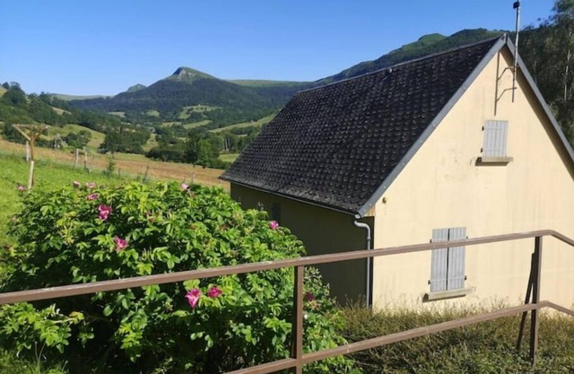 Gîtes Entre Salers et le puy Mary Dans le Cantal