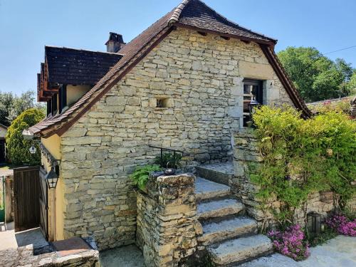 Gîtes sur Le Causse de St CHELS, charme sport et détente