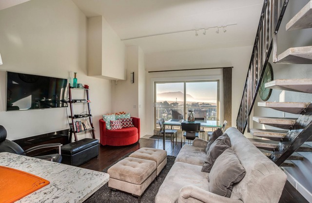 G698 One bedroom plus loft Top floor, Elevator, 21+ONLY, No cleaning fees