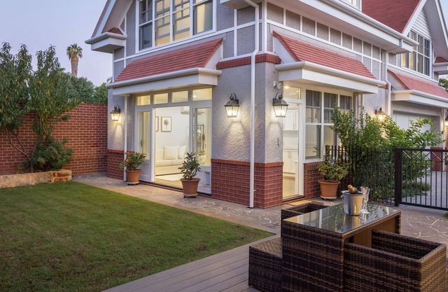 Gables on the Park - Grand Home Stay