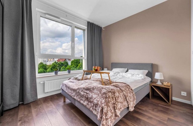 Galeria Północna Apt - 45m2, Parking, Balcony - by Rentujemy