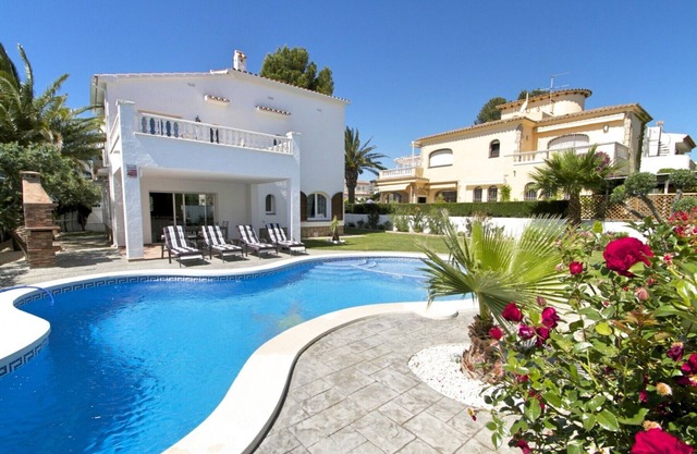 GALLO Gran villa en playa, piscina y wifi gratis
