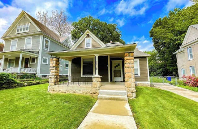 GAME House - W/Fenced Yard.