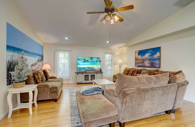 Game Room & Deck: Spacious Home in St James City
