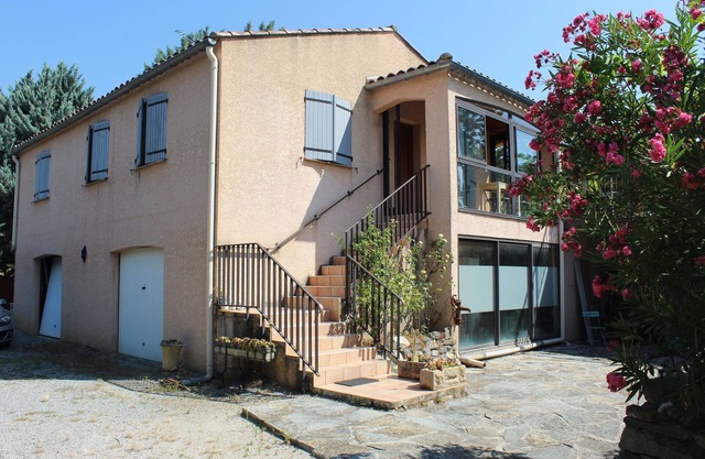Ganges : Belle Villa Avec Jardin