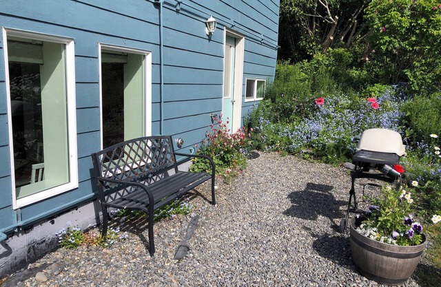 Garden ApartmentnClose to town w/privacy and sweet Bay views!