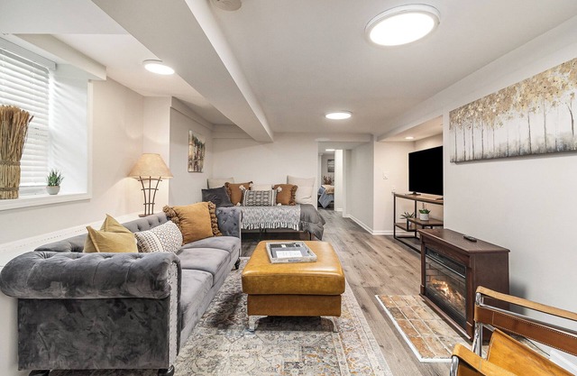 Garden Getaway: Charming Lower Level Apartment