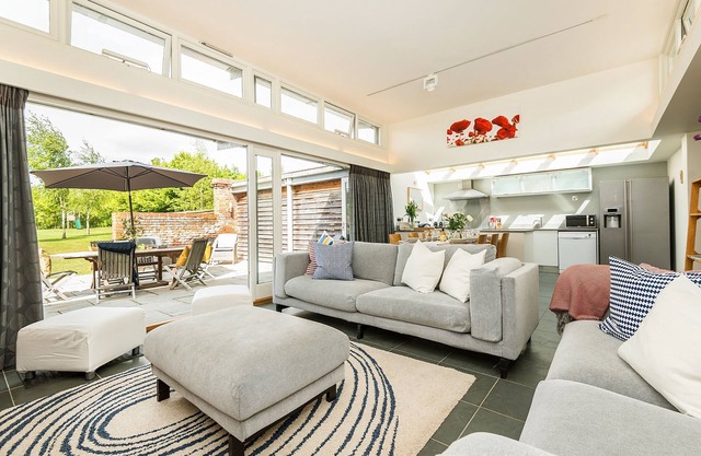 Garden House - a cottages sleep 6 that sleeps 6 guests in 3 bedrooms