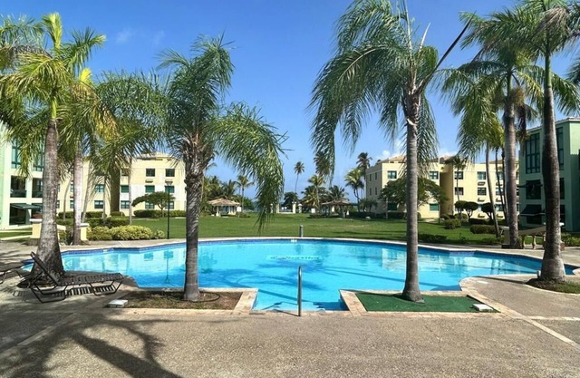 Garden pool view with no stairs @ Aquatika 8001