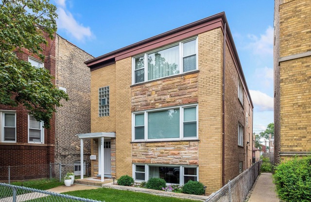 Garden Unit Getaway - Close to Wrigley, Andersonville, Evanston, and more!