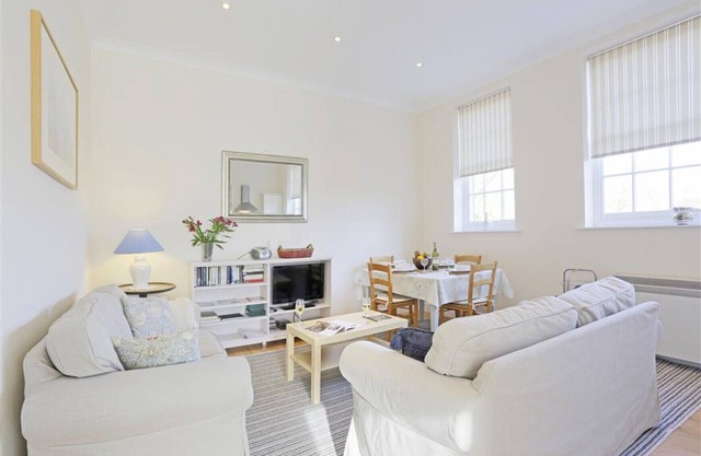 Garden View - One Bedroom House, Sleeps 2