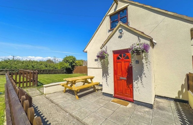Gardeners Rest Cottage(Snug, Dog Friendly, Country Cottage)