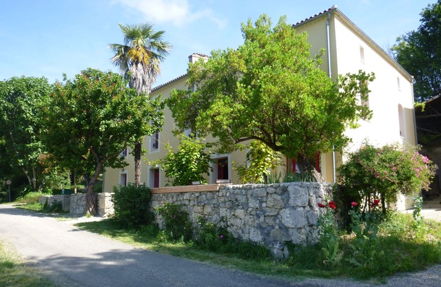 Garonne B & B nestled in a small valley, recently renovated